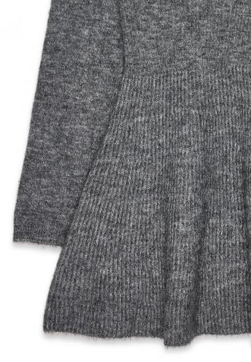 Вязаное платье