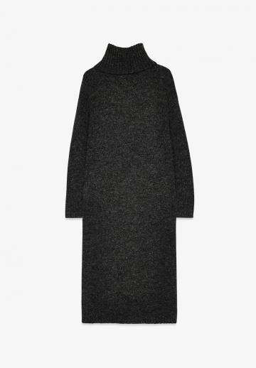 Вязаное платье