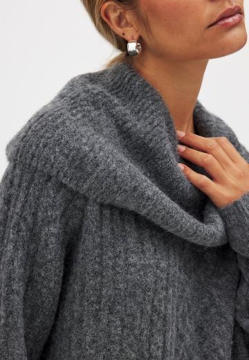 Длинный пуловер