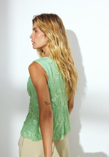 Блузка без рукавов