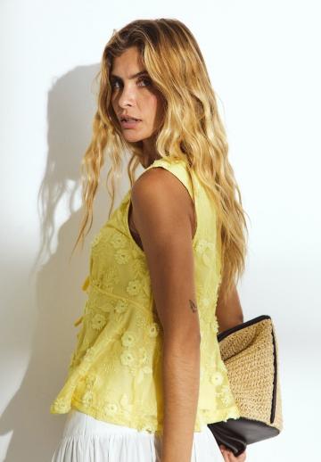 Блузка без рукавов