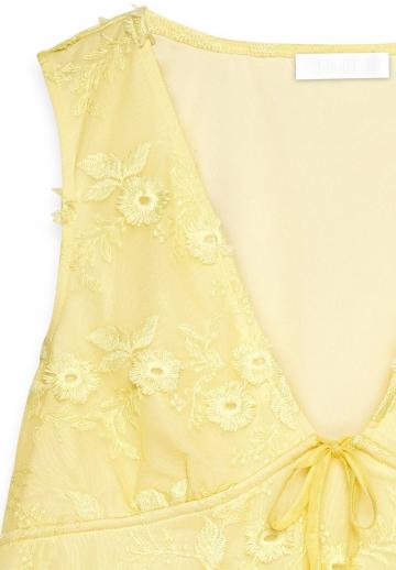 Блузка без рукавов