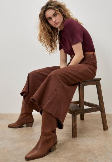 Короткие джинсы