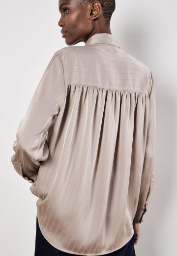 Атласная блузка