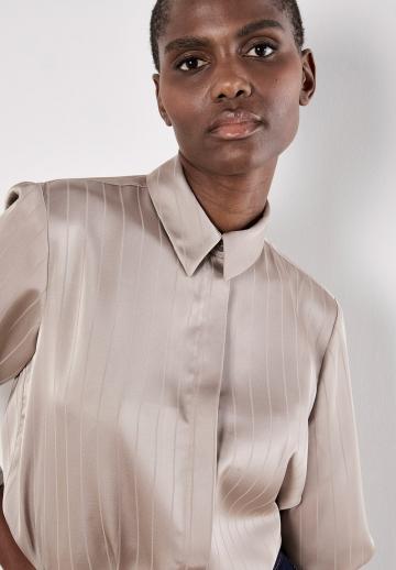 Атласная блузка