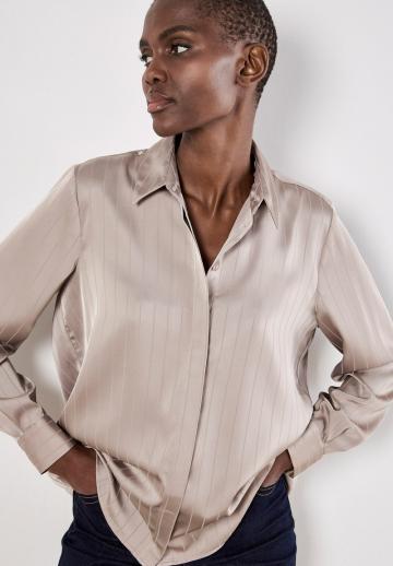 Атласная блузка