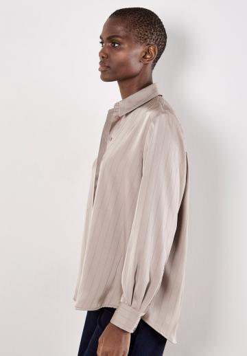 Атласная блузка