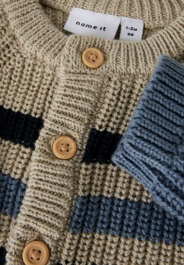 Вязаная кофта