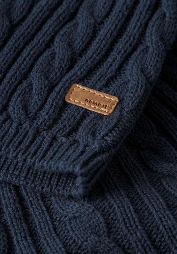 Вязаная кофта