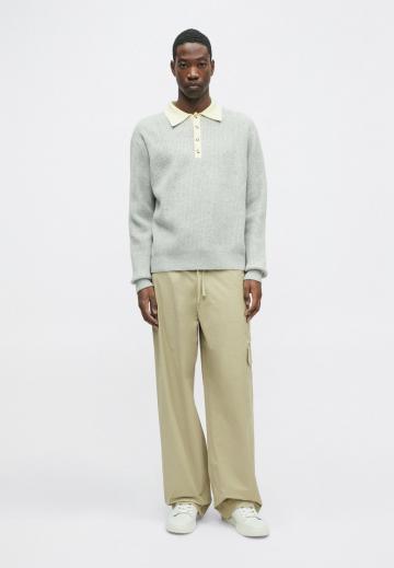 Брюки с накладными карманами