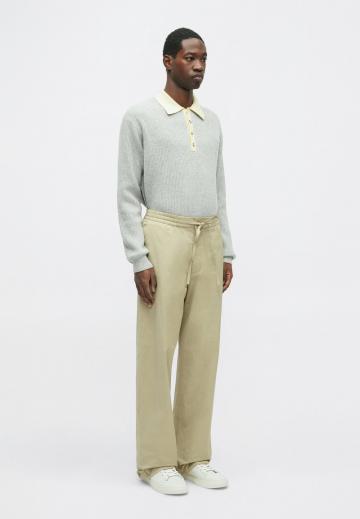 Брюки с накладными карманами