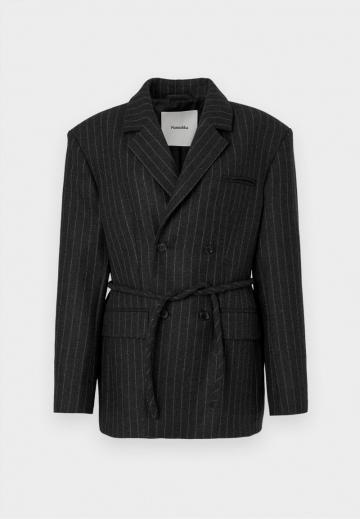 Длинный блейзер