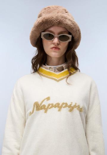 Пуловер с вырезом V