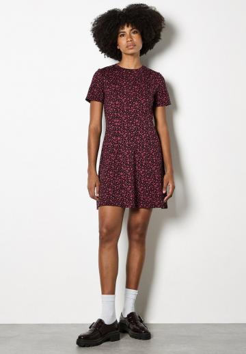 Короткое платье