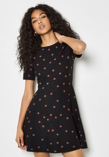 Вязаное платье