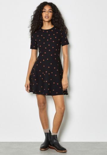 Вязаное платье