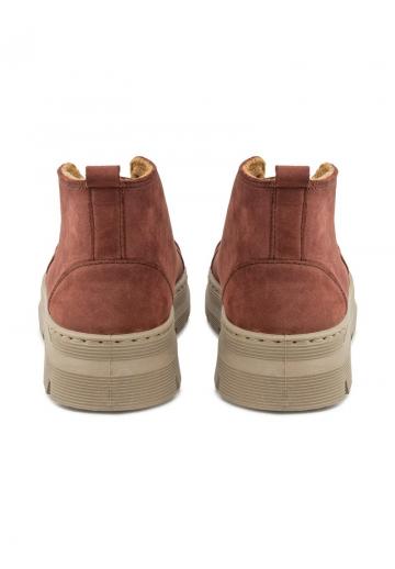 Ботинки на шнуровке