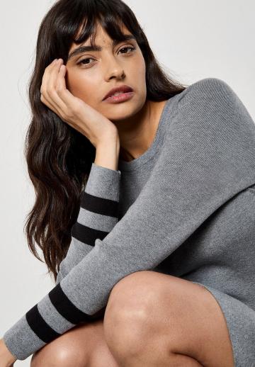 Вязаное платье