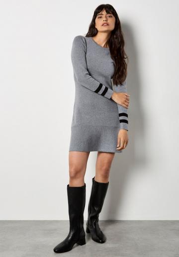 Вязаное платье