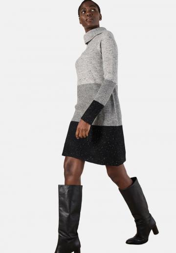 Вязаное платье