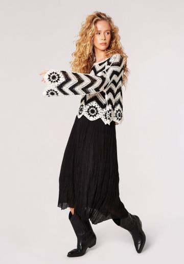 Пуловер в полоску