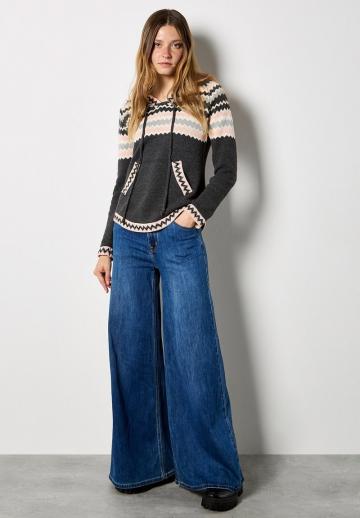 Пуловер с капюшоном