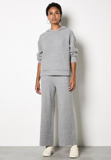 Пуловер с капюшоном