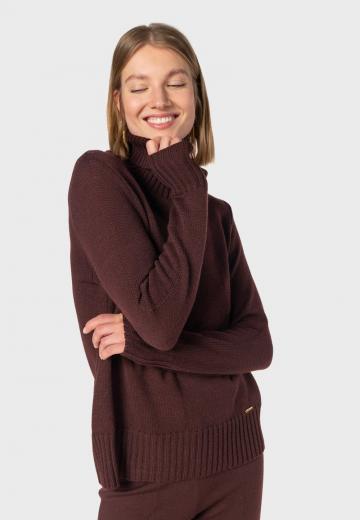 Пуловер с вырезом V