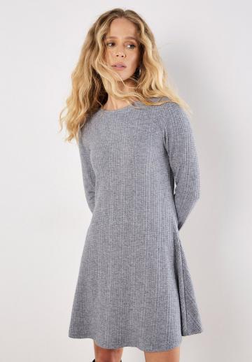 Вязаное платье