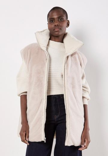 Длинный жилет