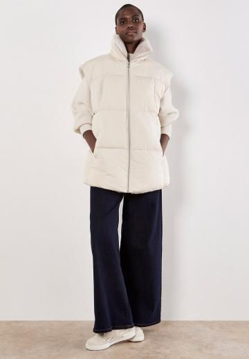 Длинный жилет