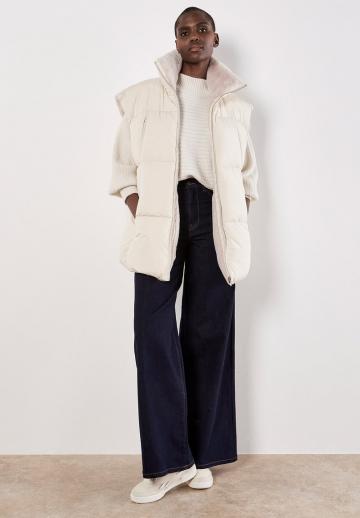 Длинный жилет