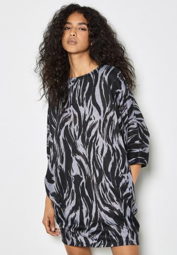 Вязаное платье