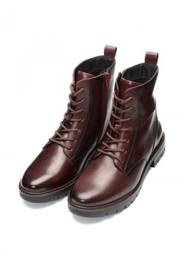 Ботинки на шнуровке