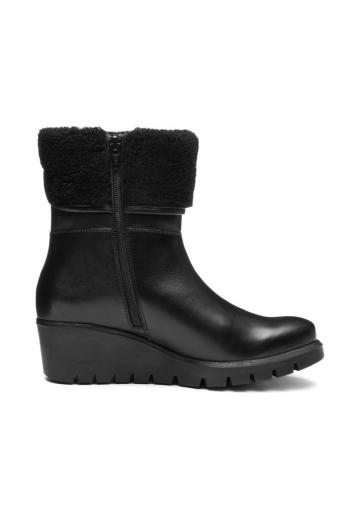 Сапожки на танкетке