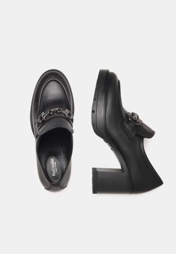 Туфли с высоким носом