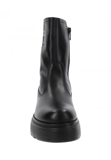 Сапожки на танкетке