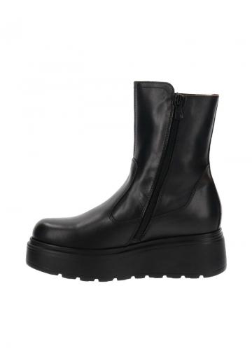 Сапожки на танкетке