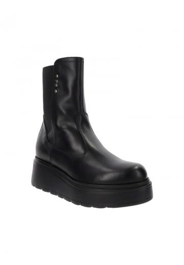 Сапожки на танкетке