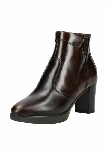 Полусапожки на высоком каблуке