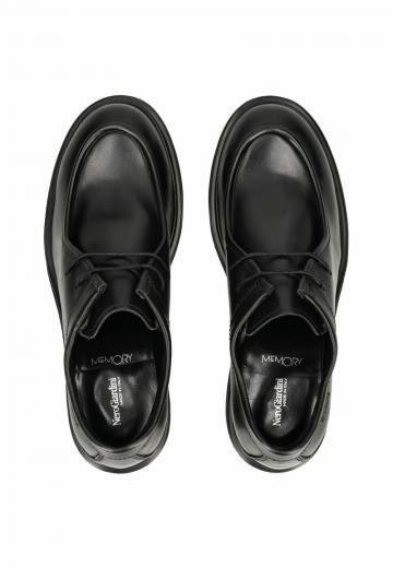 Туфли на шнуровке