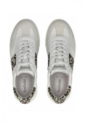 Гандбольные кроссовки