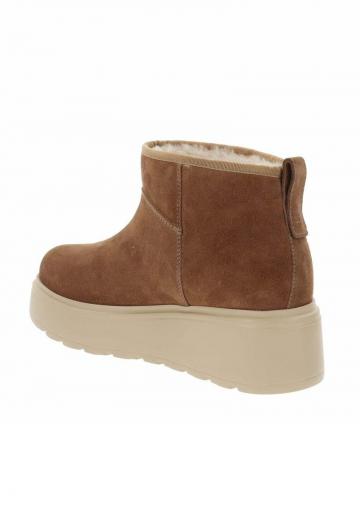 Сапожки на танкетке