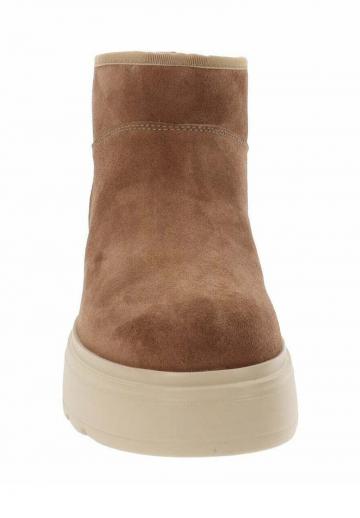 Сапожки на танкетке