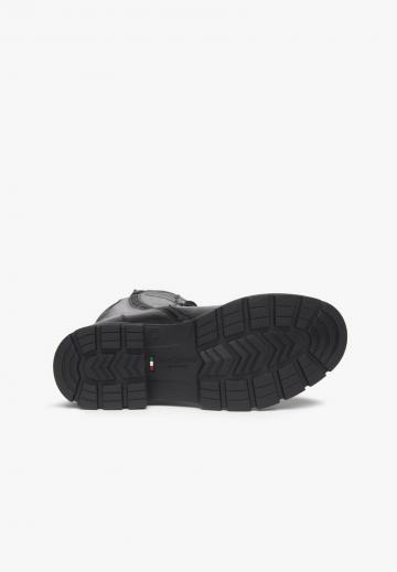 Сапоги на шнуровке