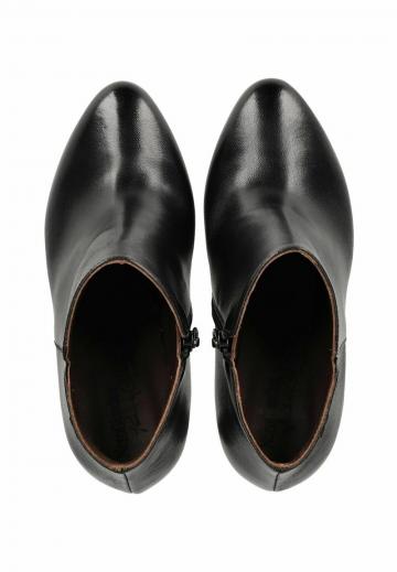 Полусапожки на высоком каблуке