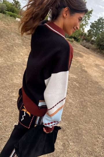 Жаккардовая вязаная кофта