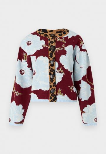 Жаккардовая вязаная кофта
