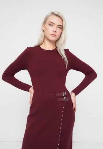 Вязаное платье