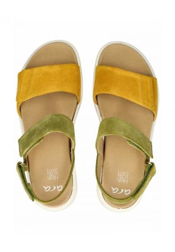 Босоножки на танкетке